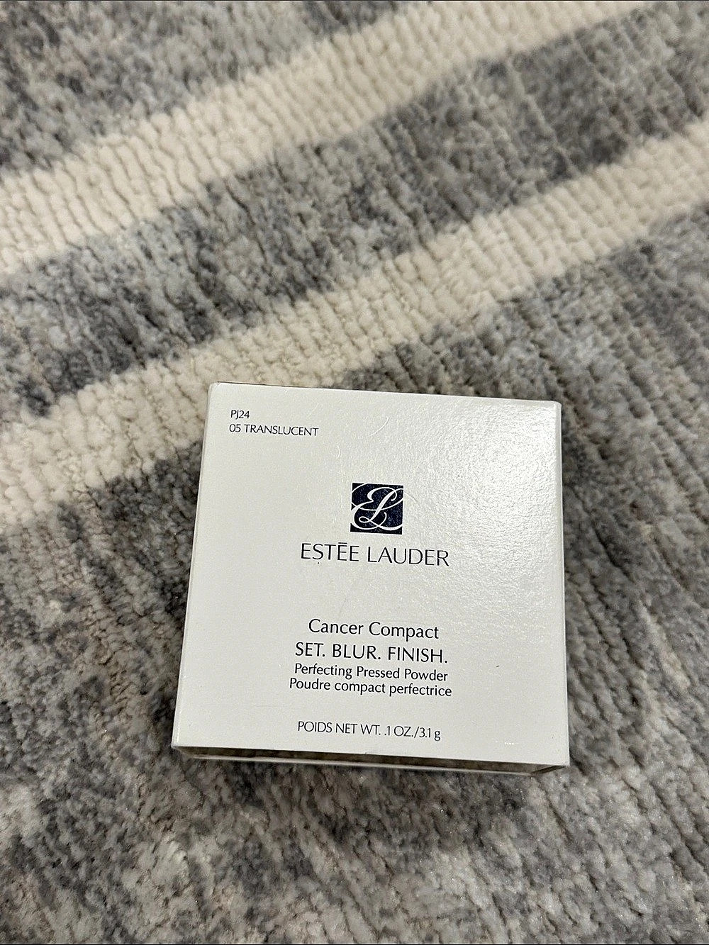 Estée Lauder Cancer Compact Set Blur Finish Perfecting Pressed Powder